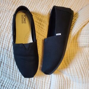 New never worn black Toms canvas Alpargatas